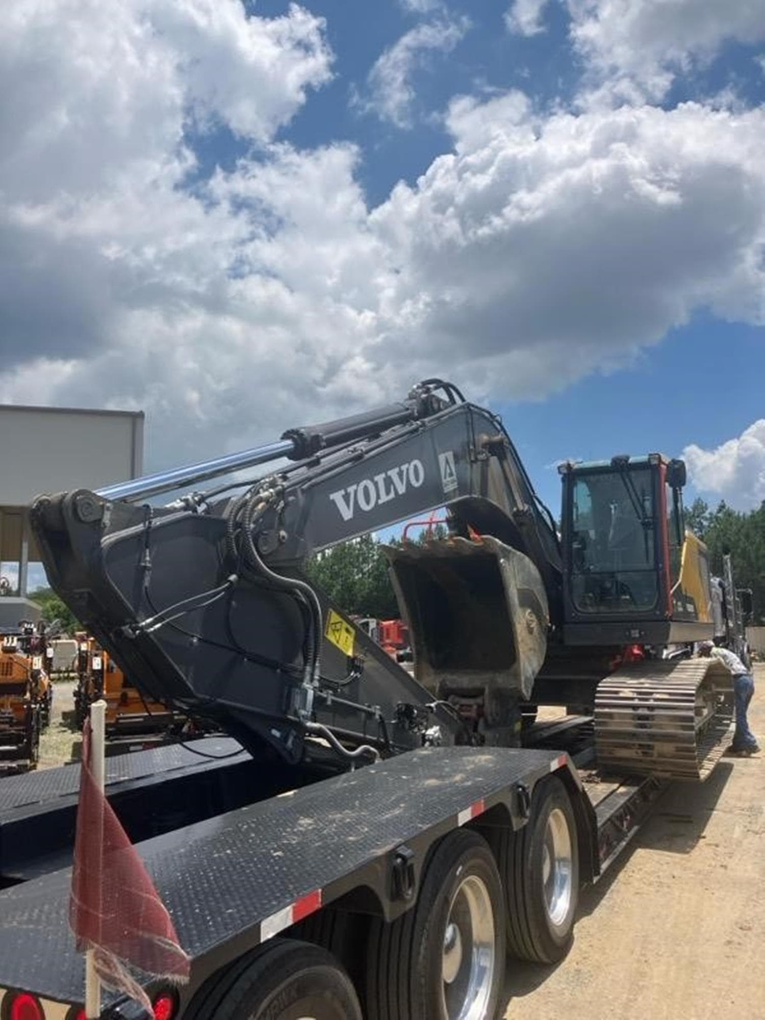 VOLVO EC250EL MNRnGqa.jpeg