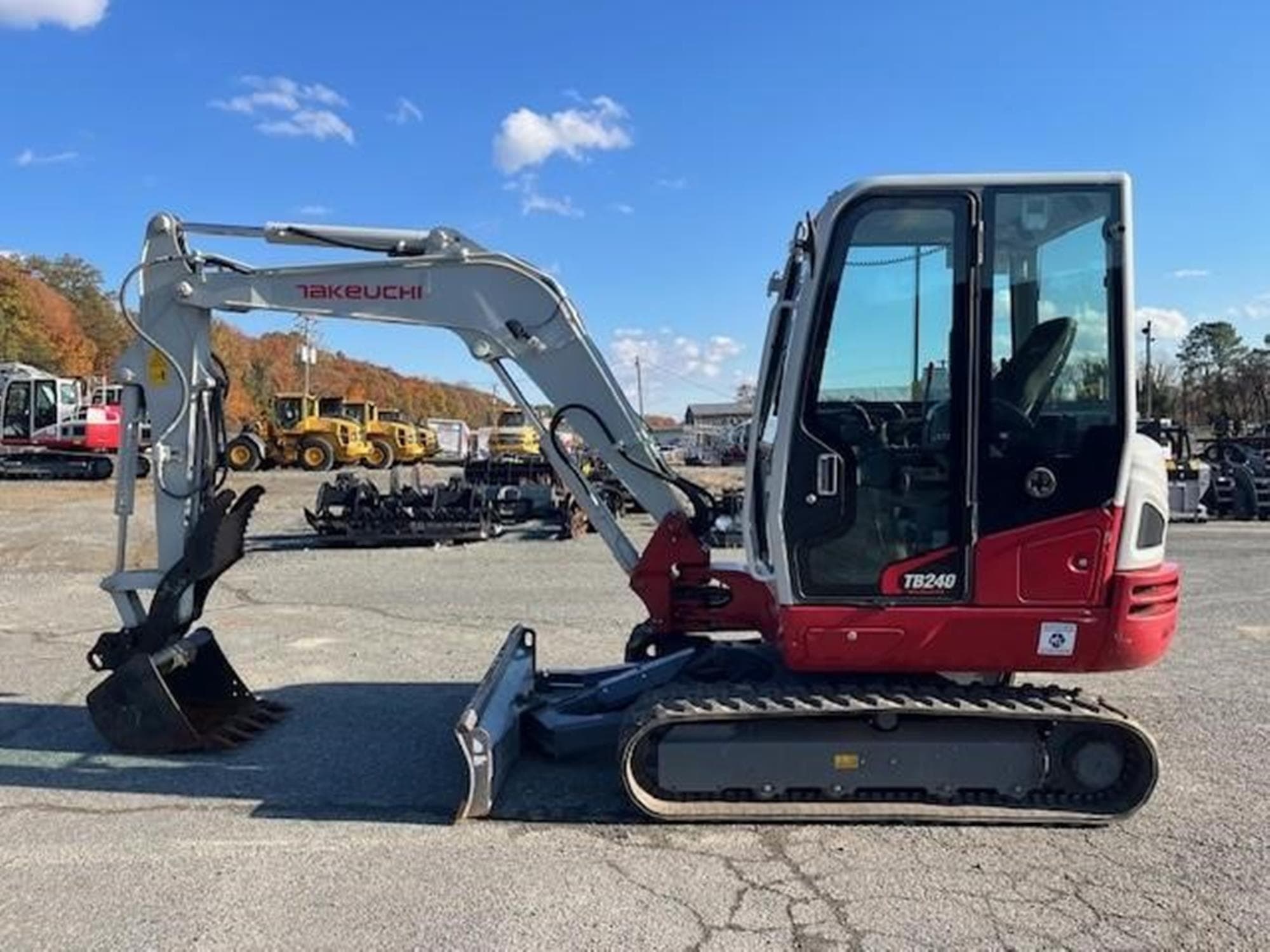 TAKEUCHI TB240 XF7foyF.jpeg