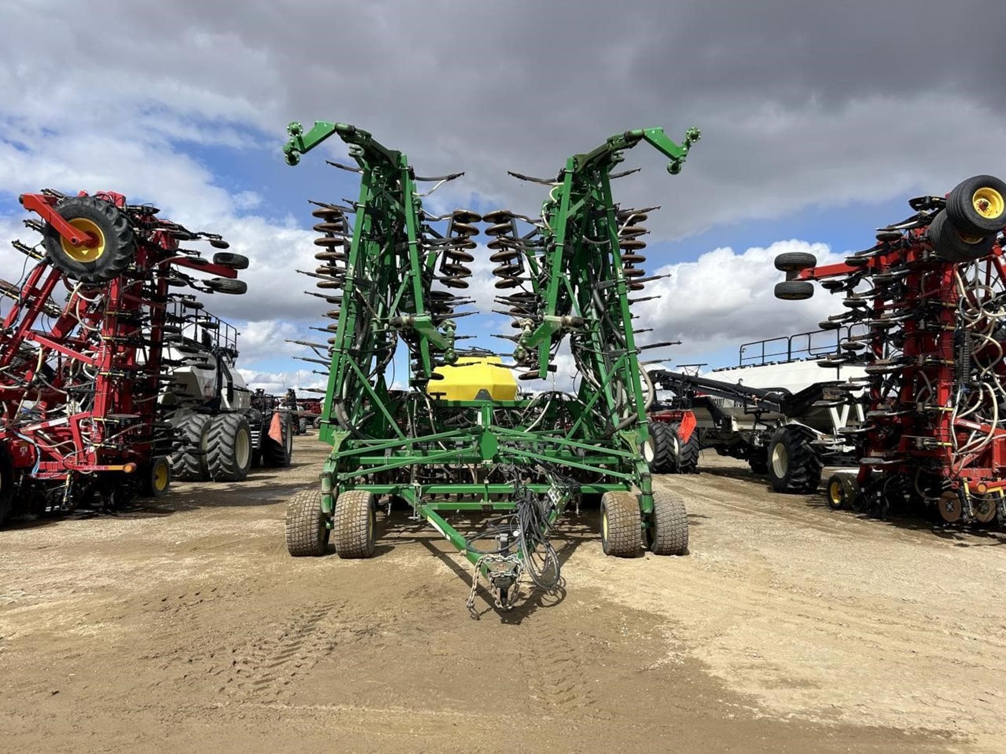 JOHN DEERE 1830 r3N85OM.jpeg
