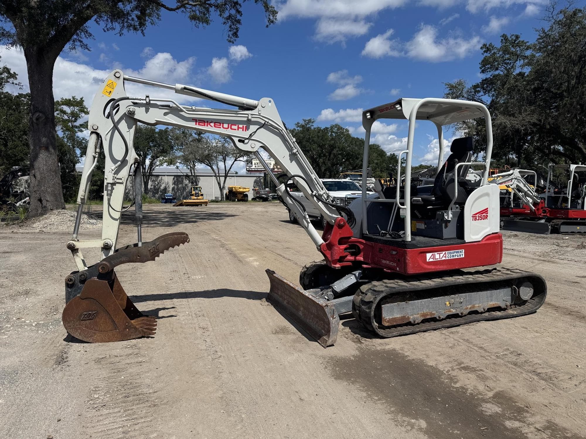 TAKEUCHI TB350R 8%2bXzb.jpeg