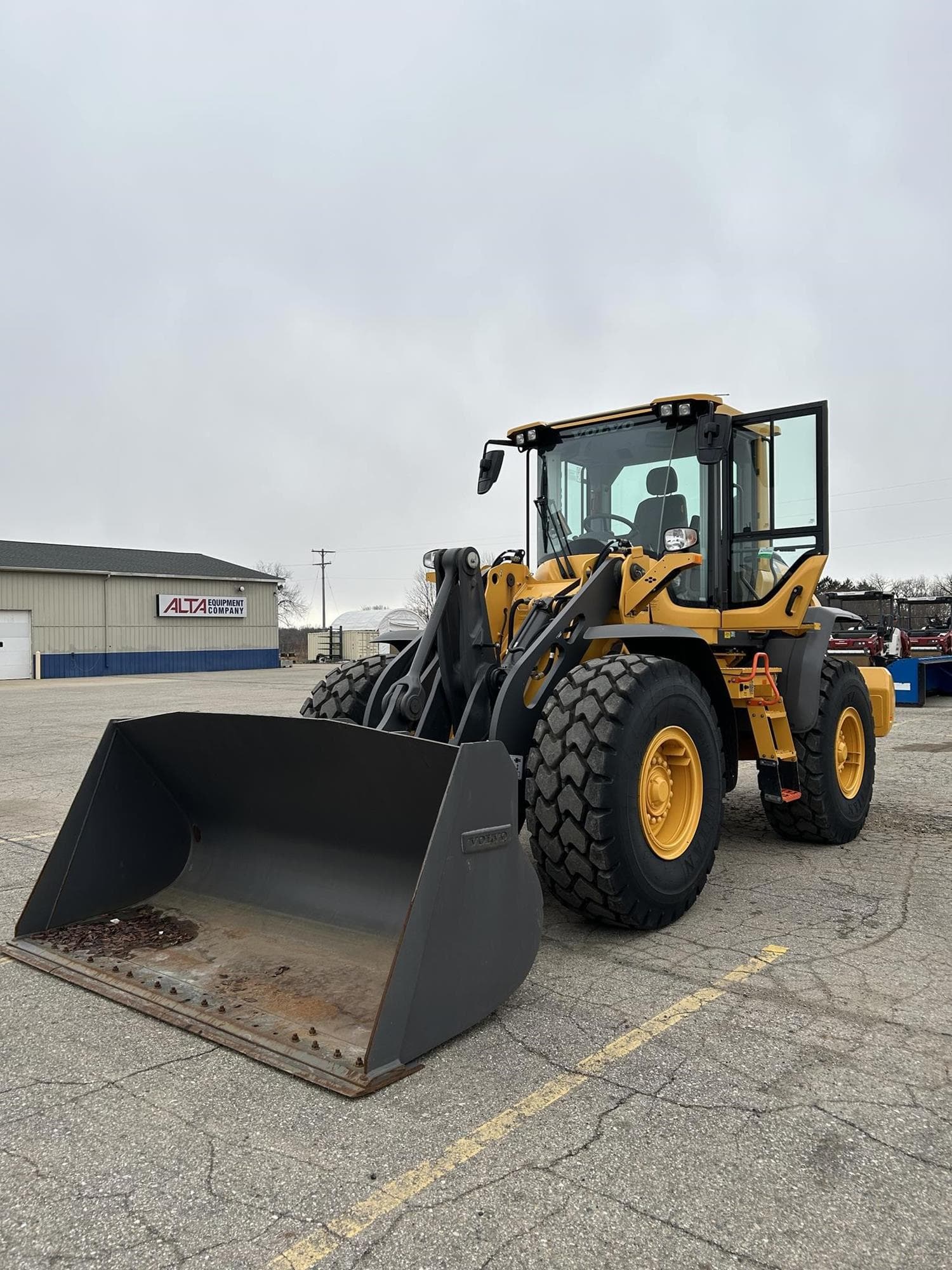 VOLVO L70H fV0FzNP.jpeg