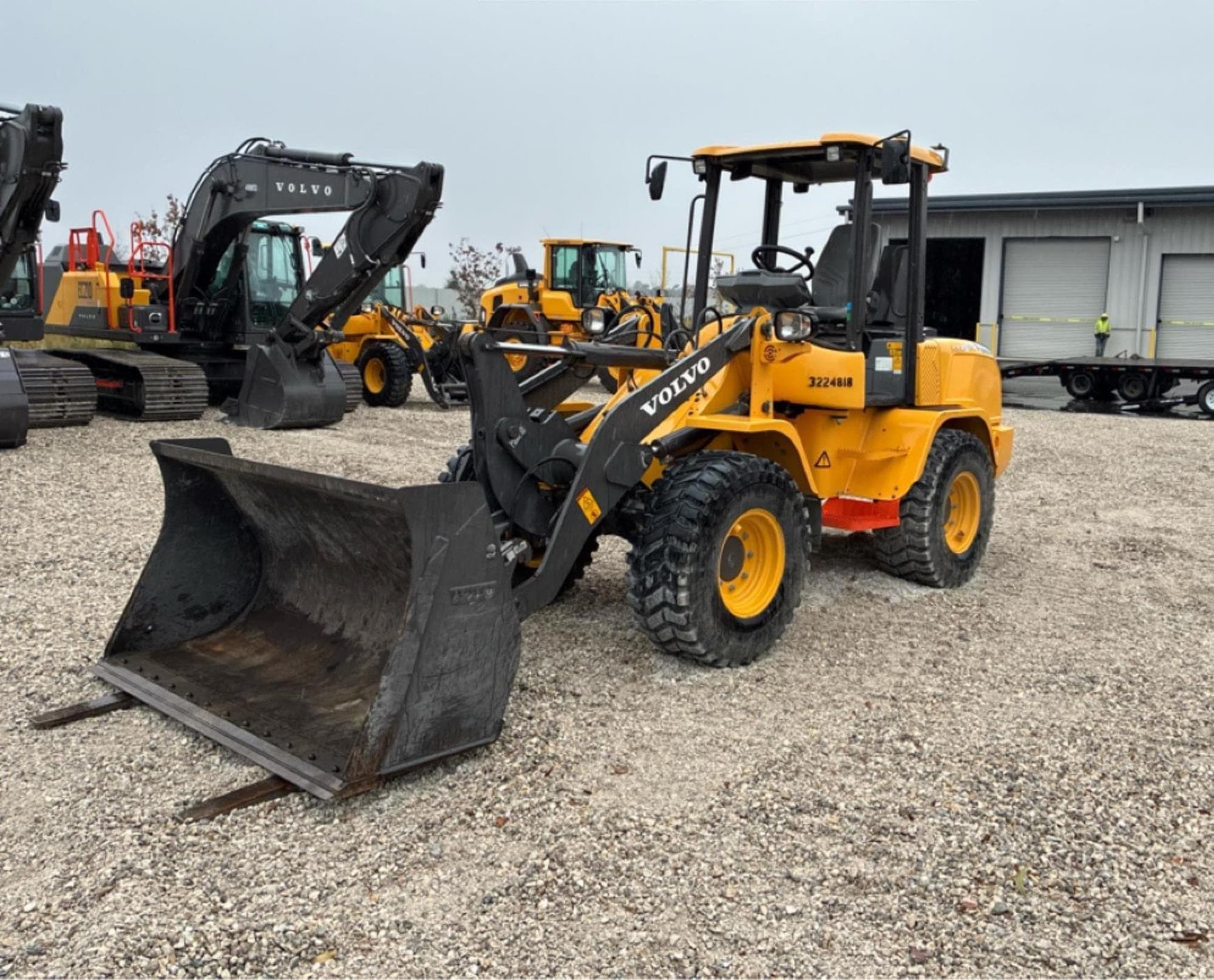 VOLVO L30G whfc1wE.jpeg