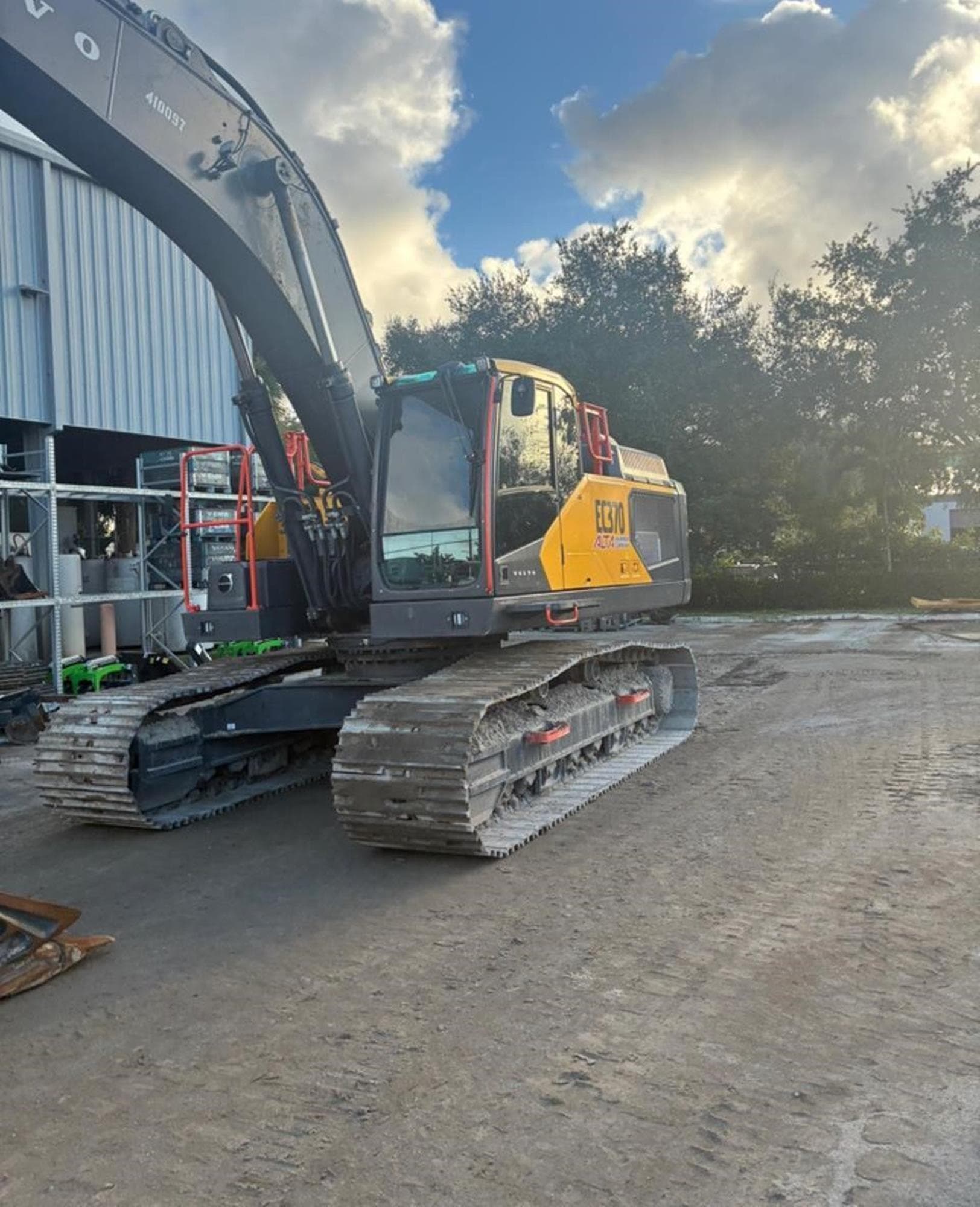 VOLVO EC370 4SJ23Z3.jpeg