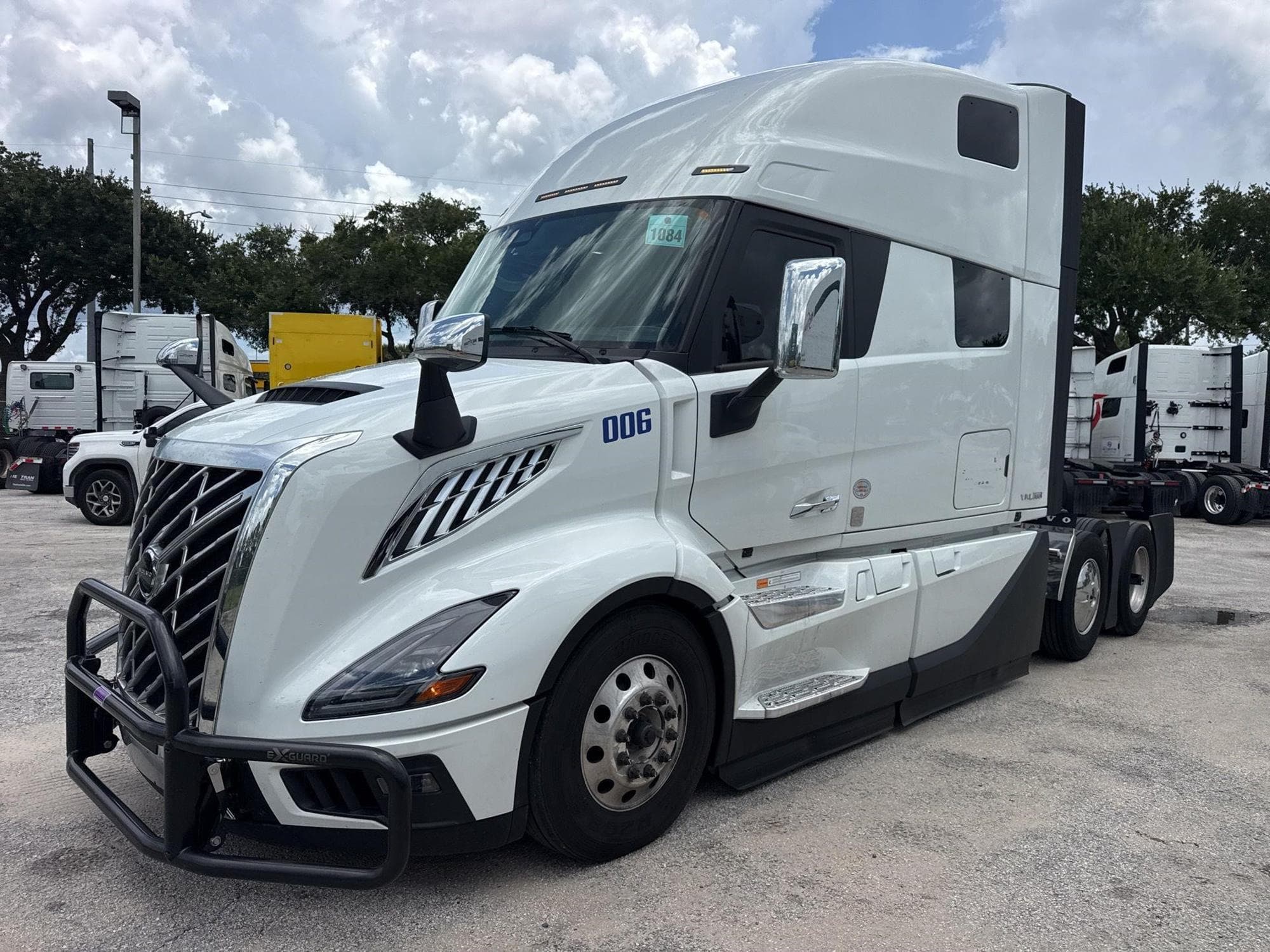 VOLVO VNL64T860 ZoXVPms.jpeg
