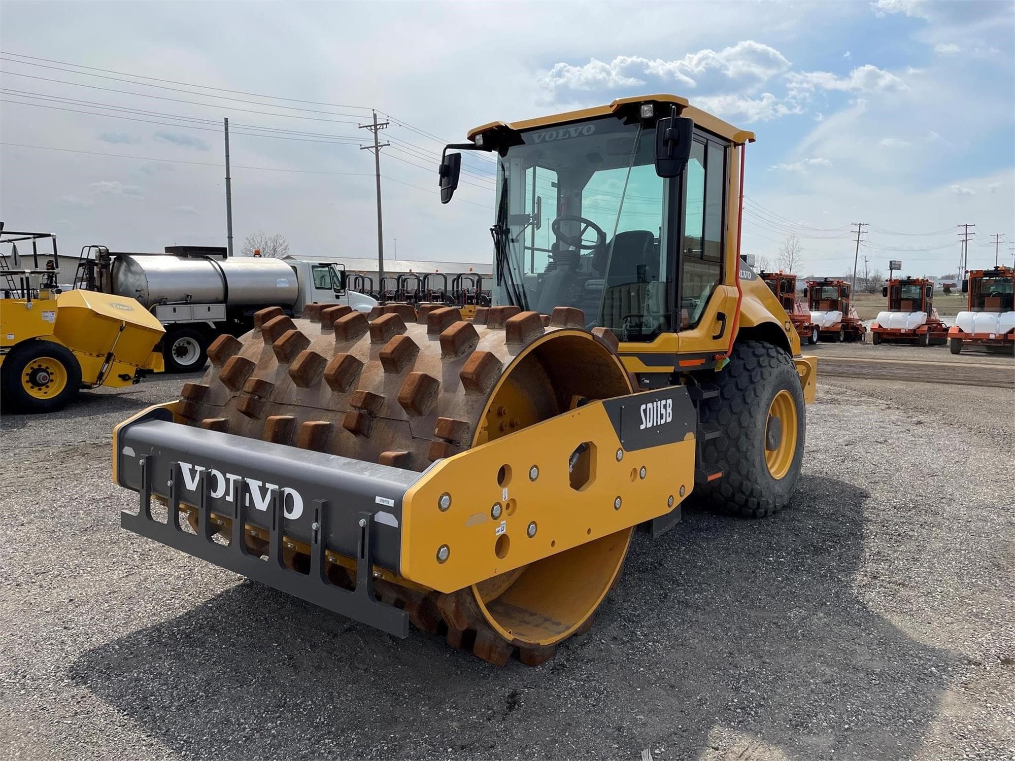 VOLVO SD115B wECGRdb.jpeg