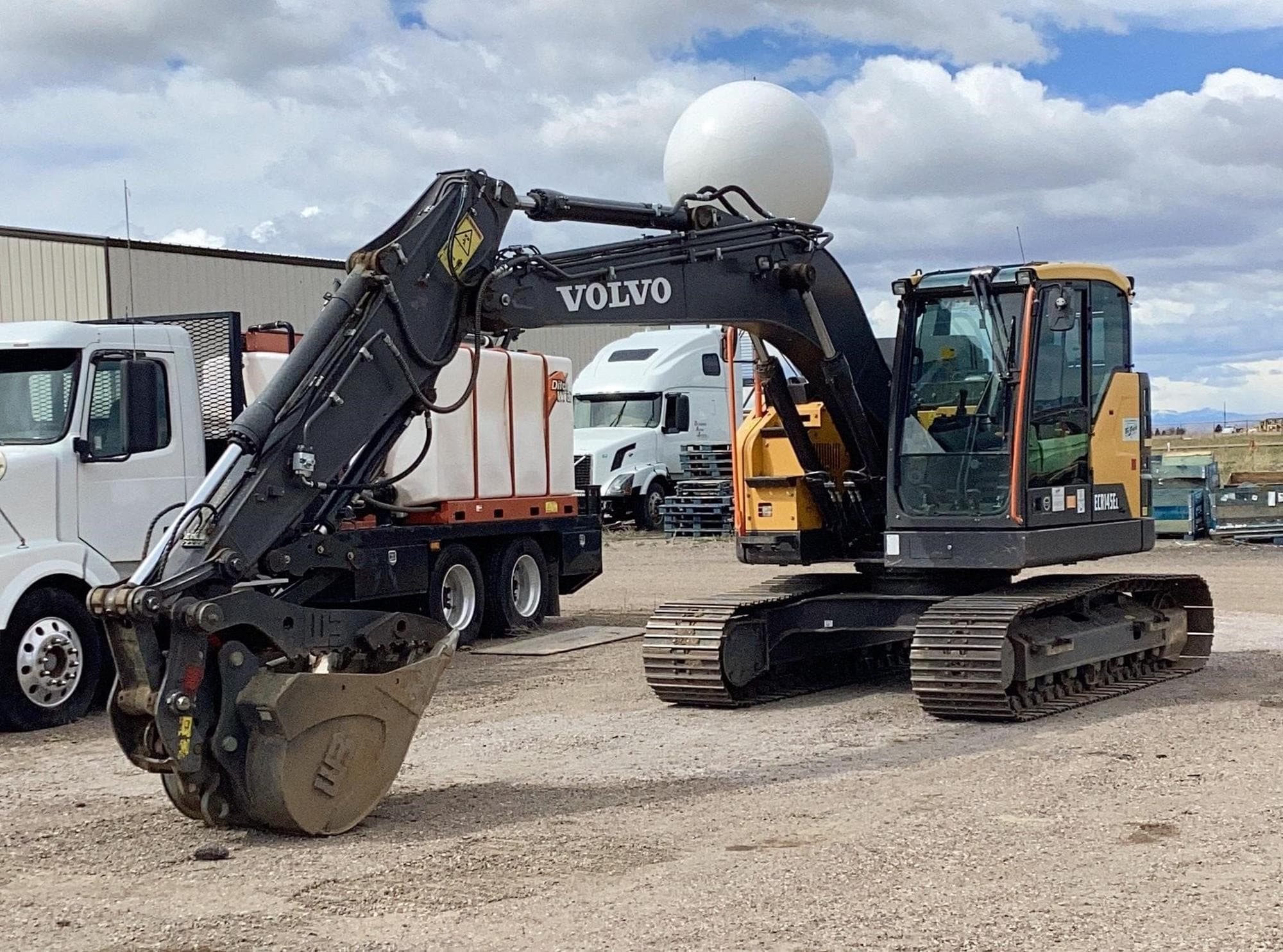 VOLVO ECR145EL u3TlENW.jpeg