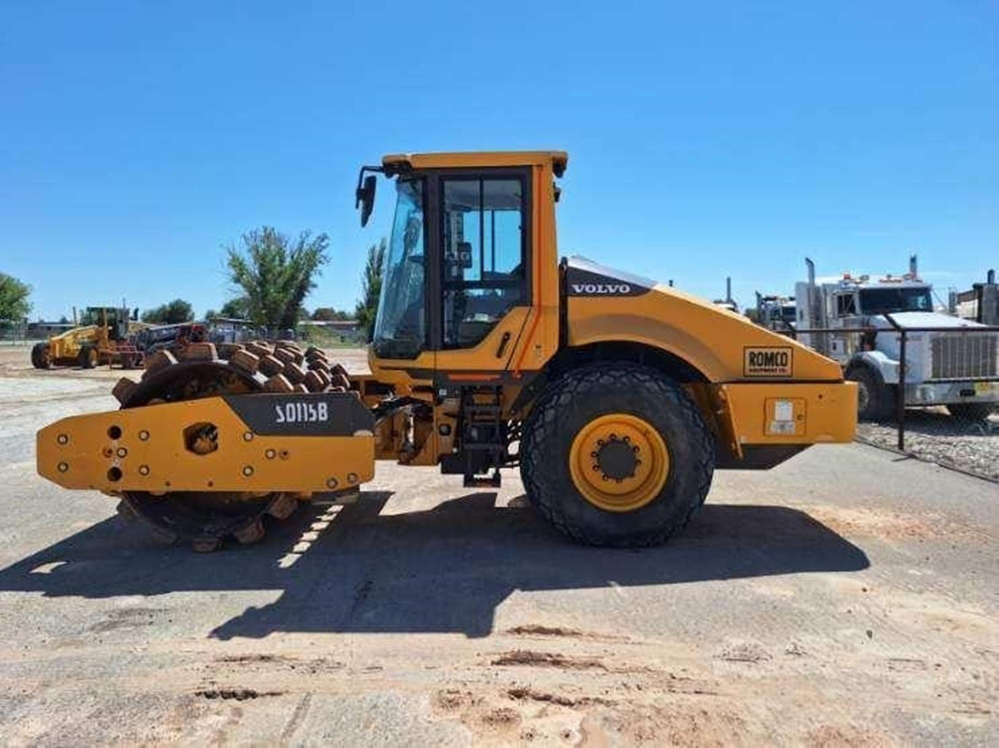 VOLVO SD115B ab7C47W.jpeg