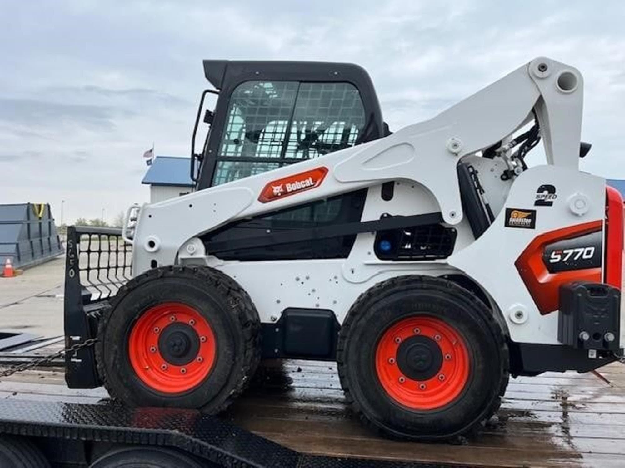 BOBCAT S770 L4YisEg.jpeg