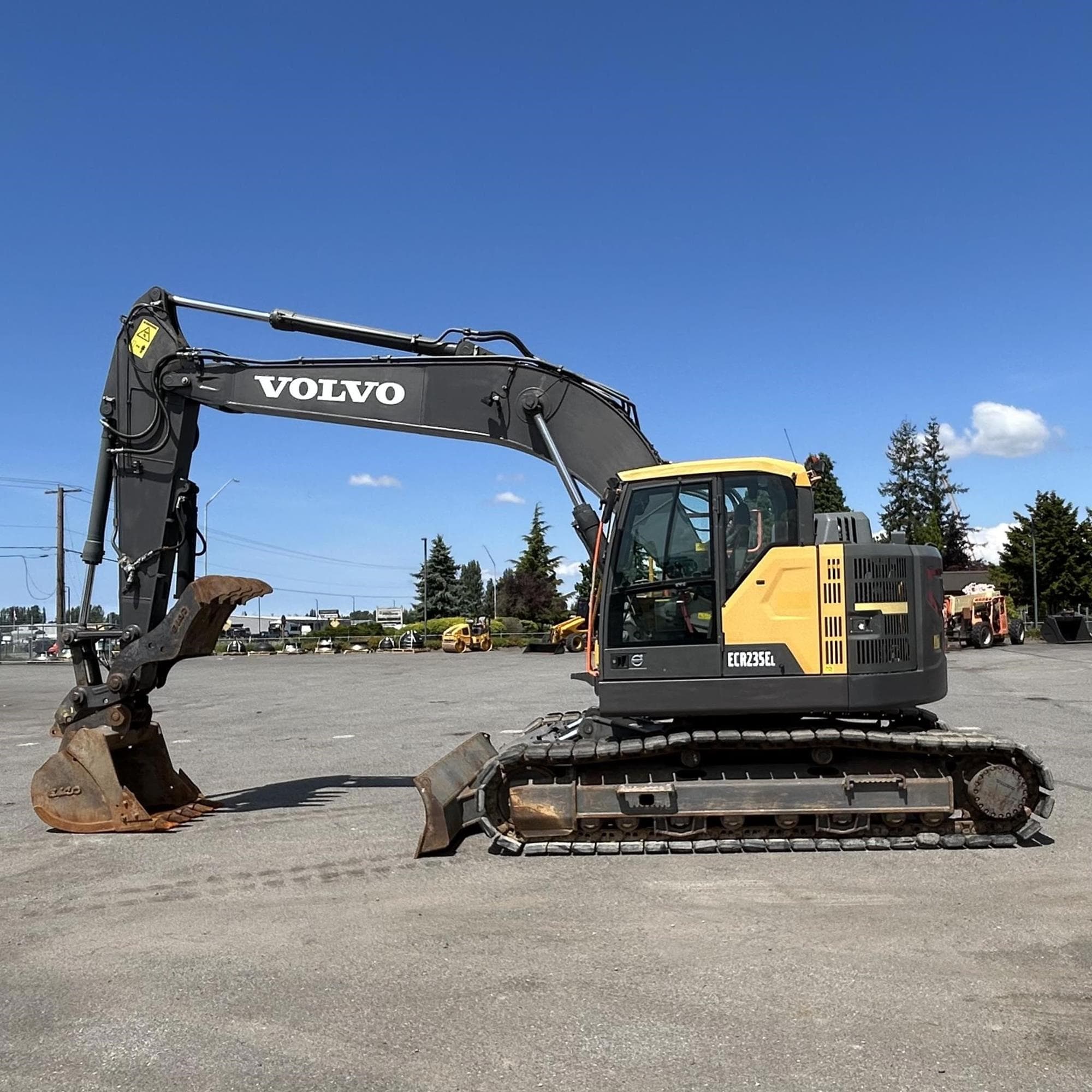 VOLVO ECR235EL qjFdYSZ.jpeg