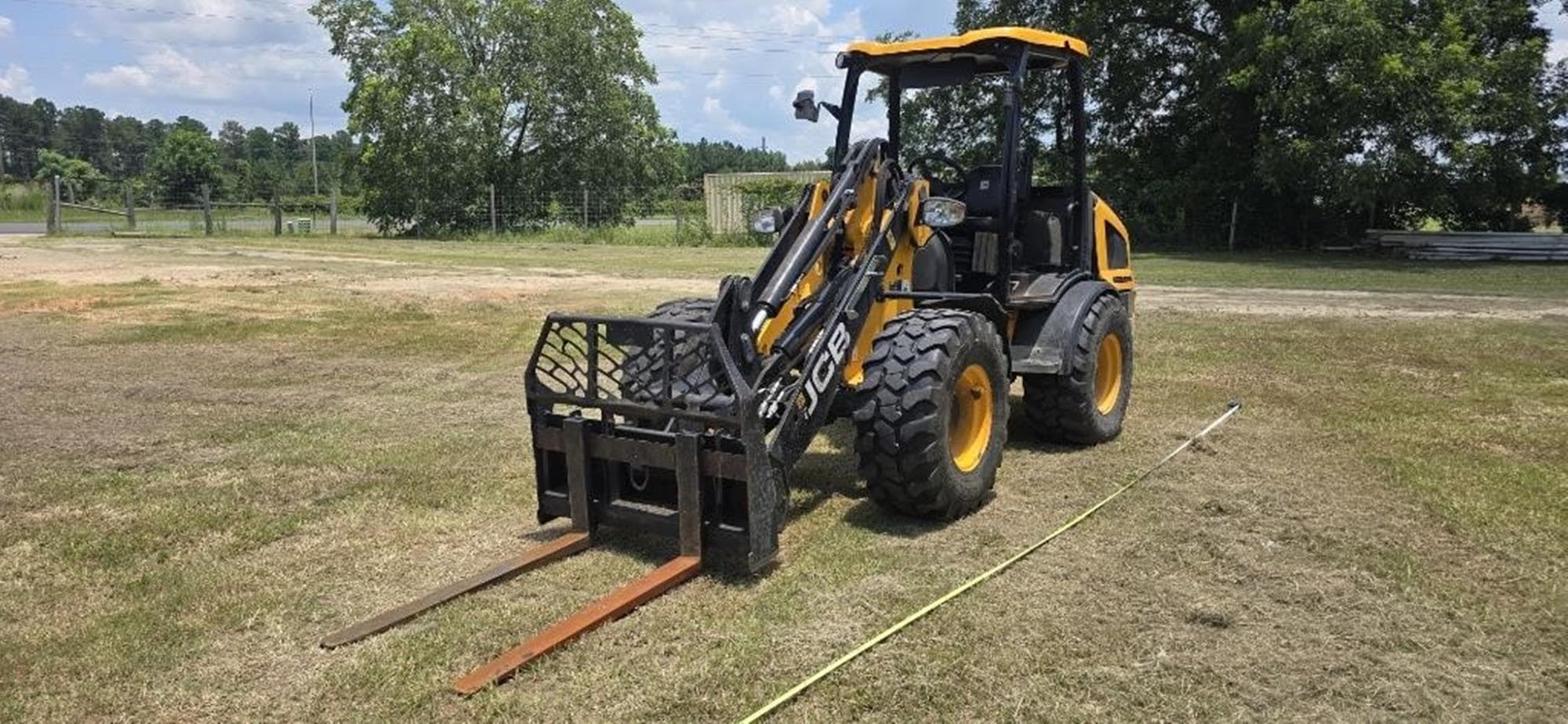 JCB 407 9h8jdbP.jpeg