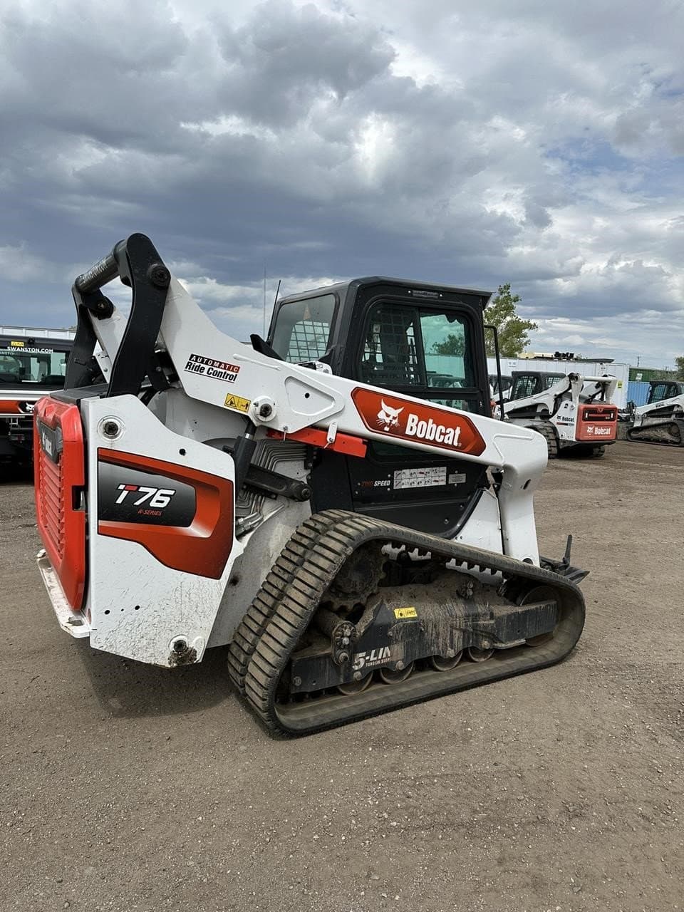 BOBCAT T76 SoLxIOk.jpeg