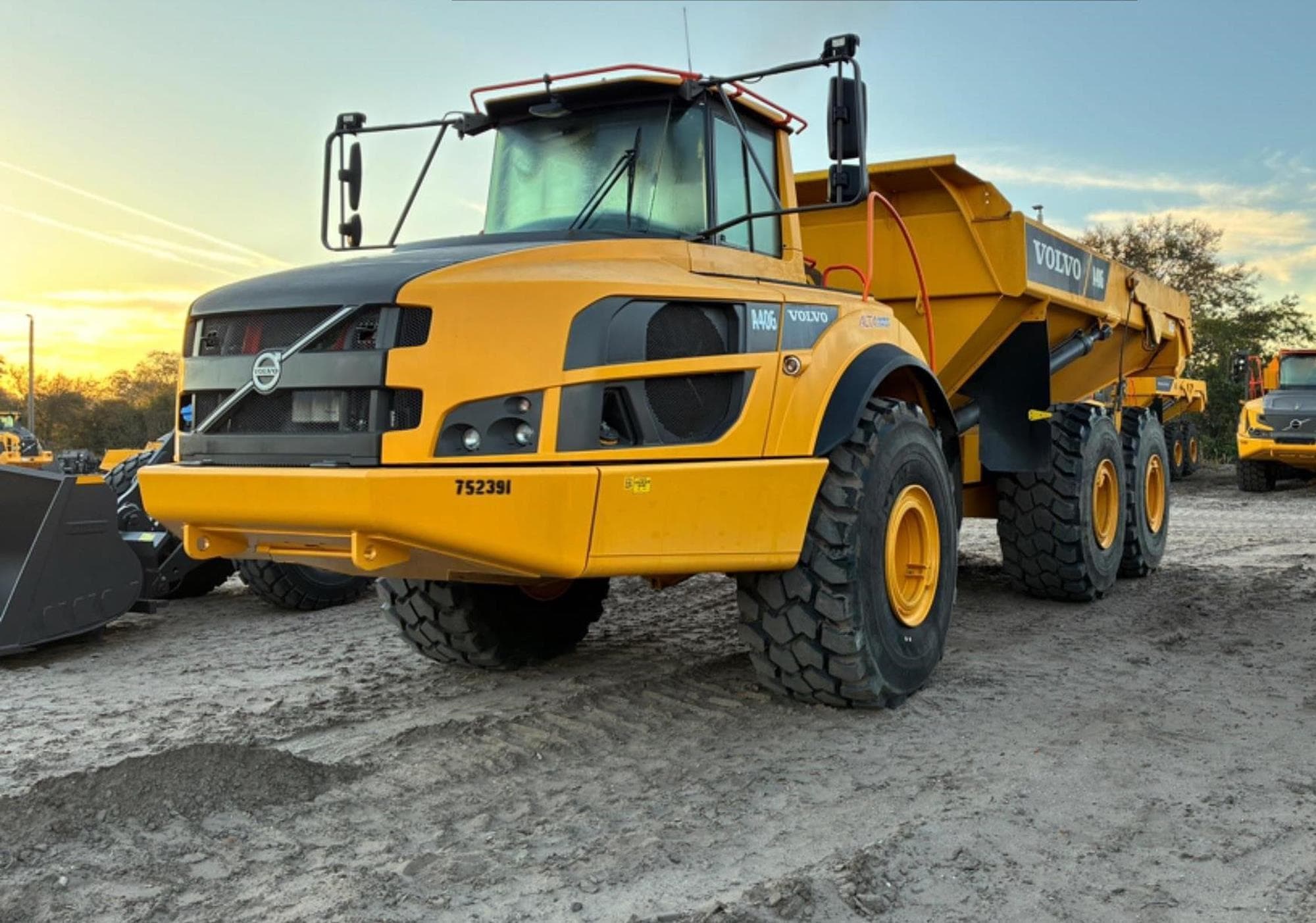 VOLVO A40G ZxfmFmw.jpeg