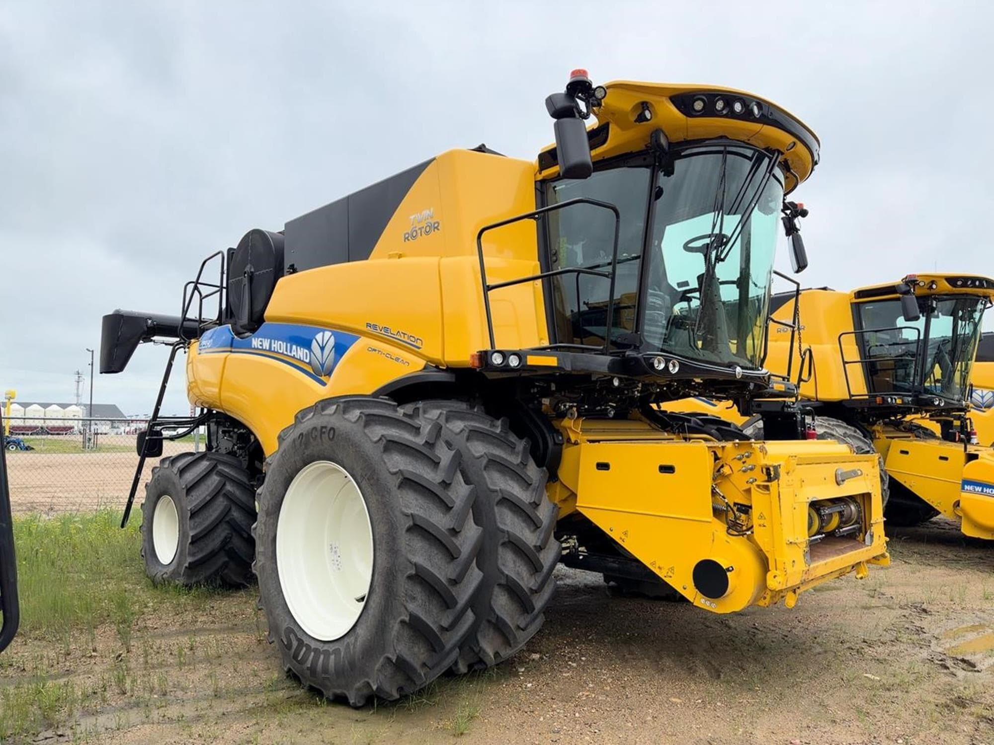 NEW HOLLAND CR9.90 0cTIVAZ.jpeg