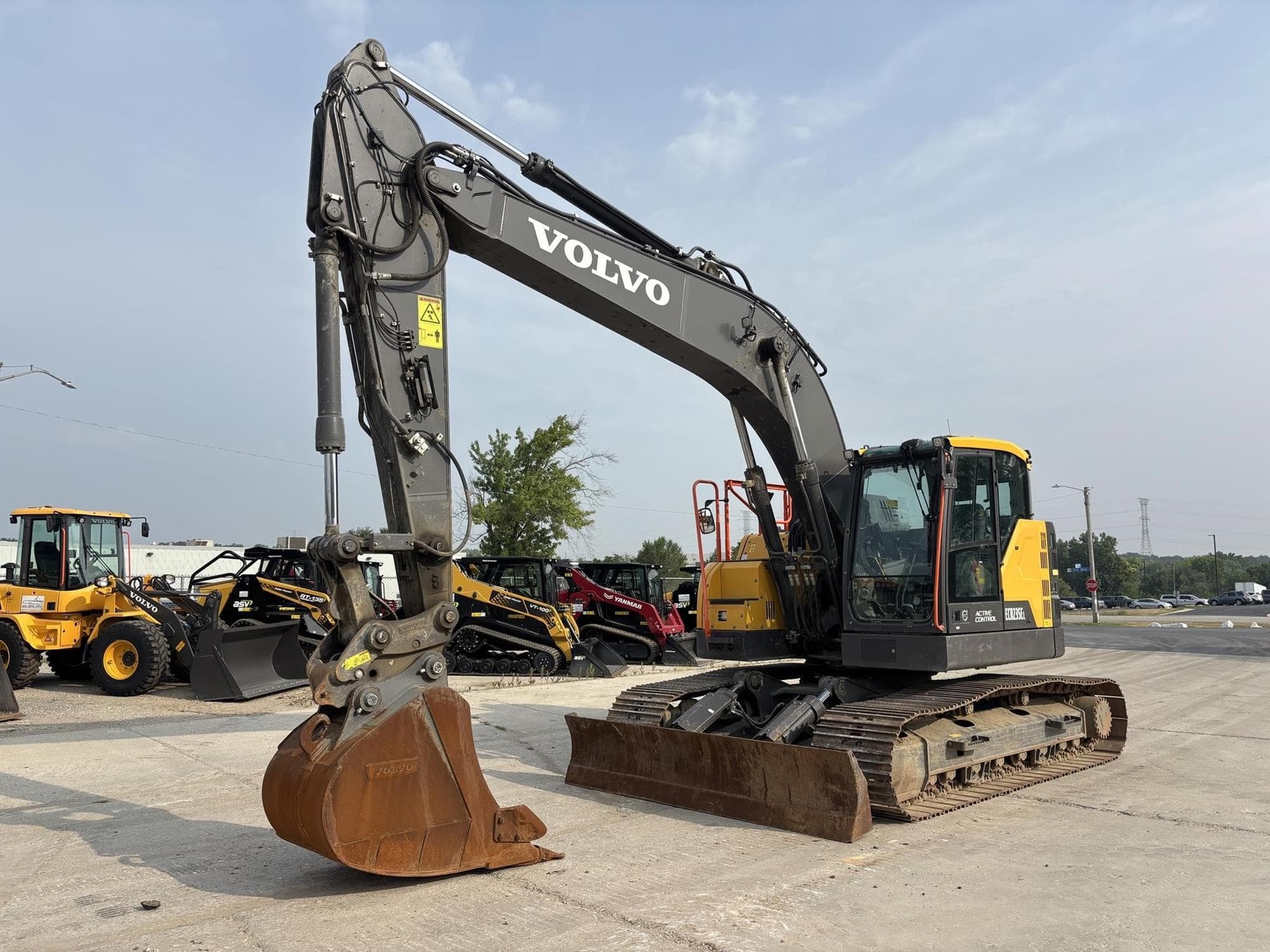 VOLVO ECR235EL wpyt0sw.jpeg