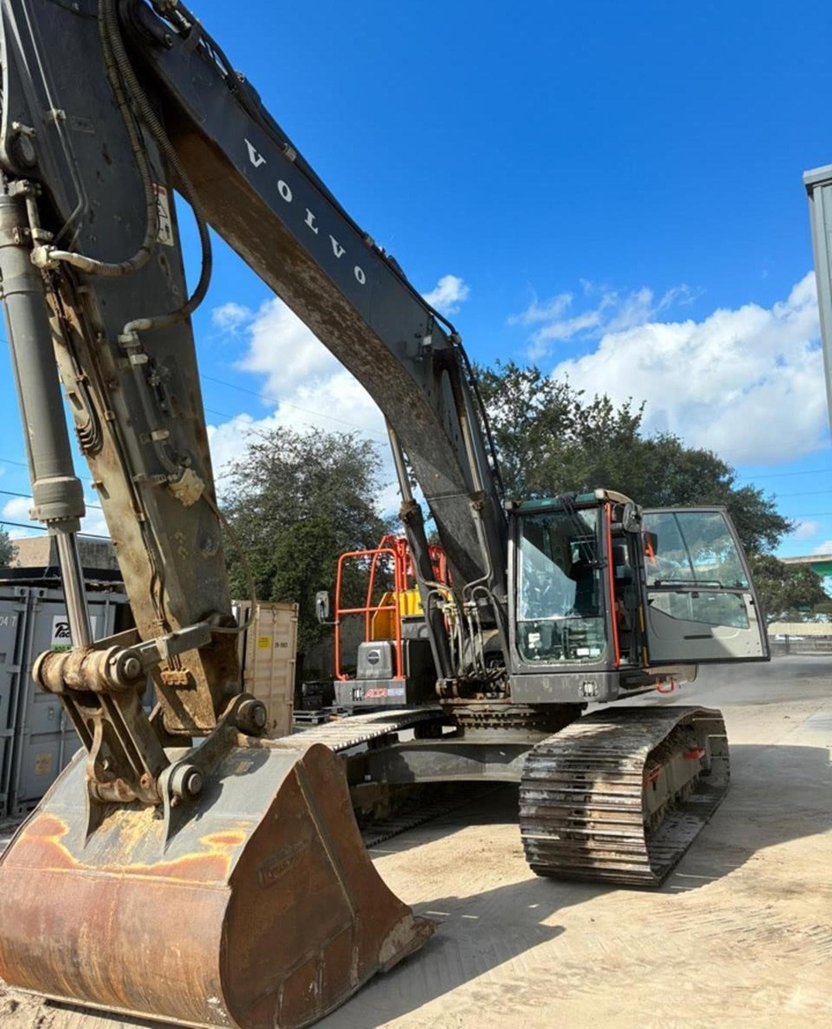 VOLVO EC400FL5 bcKm9Y9.jpeg