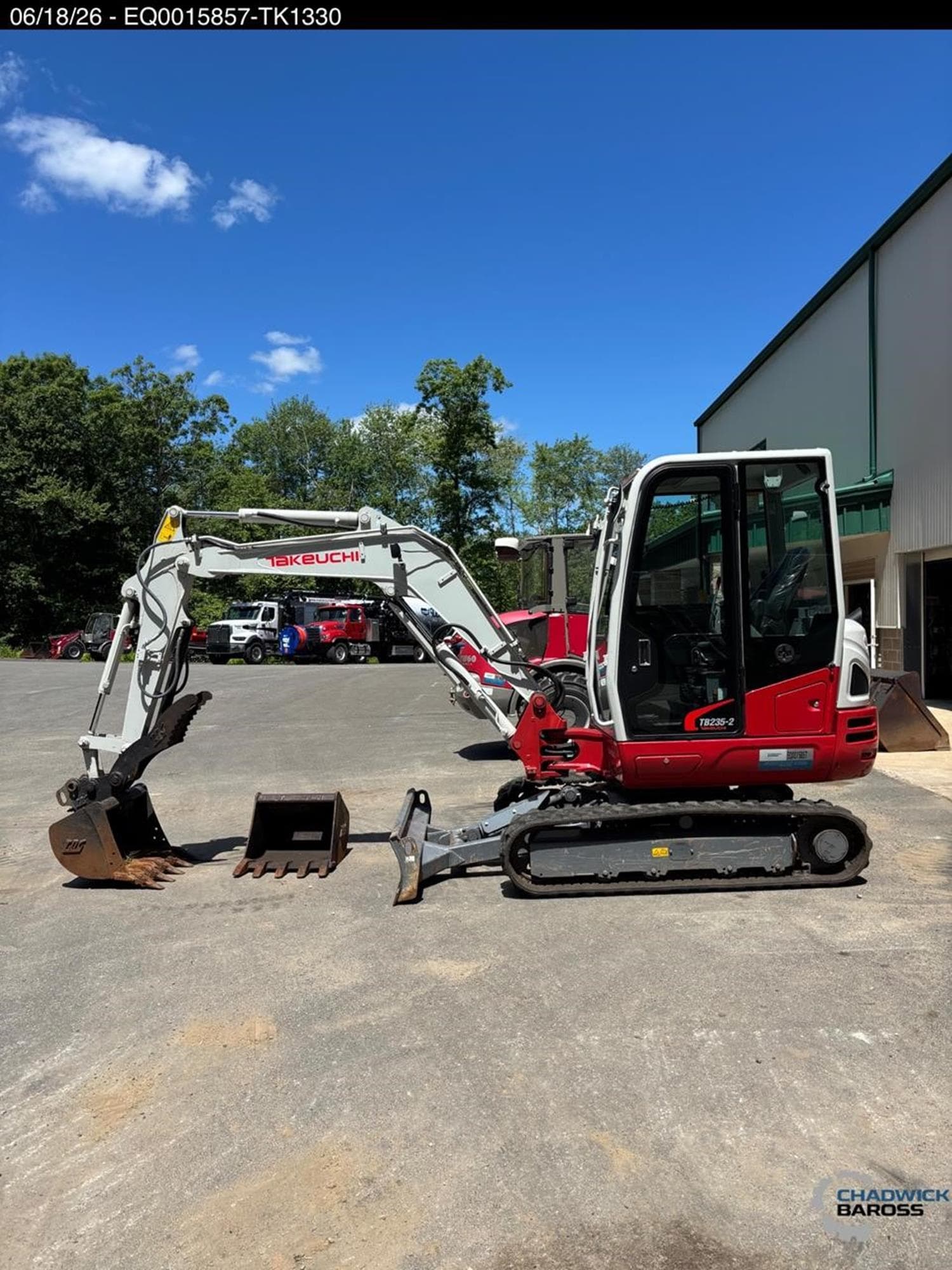 TAKEUCHI TB235-2 IUlac59.jpeg