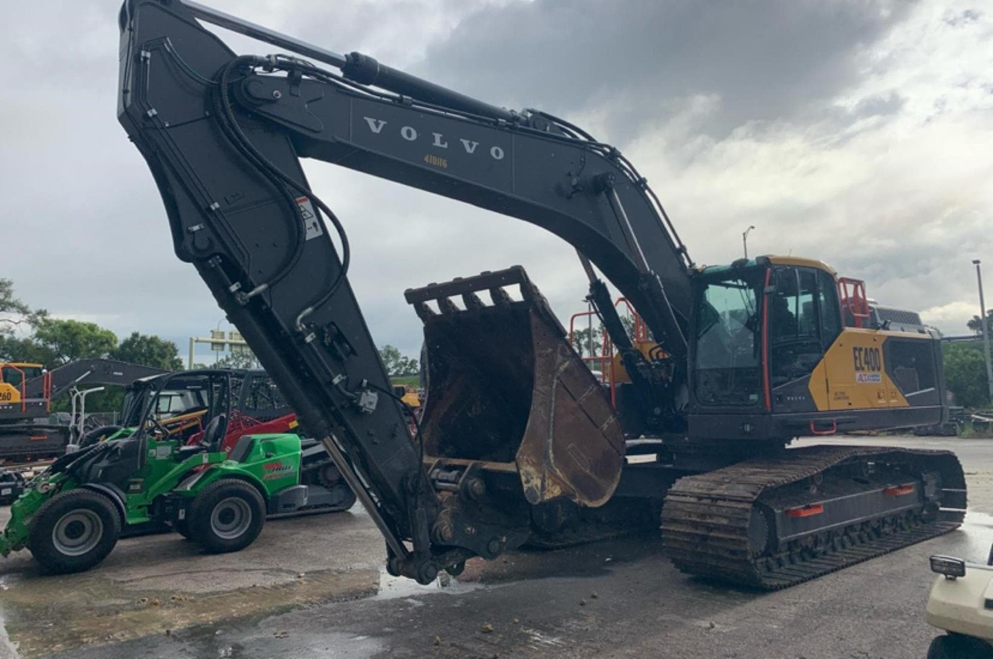 VOLVO EC400 LE0sgSb.jpeg