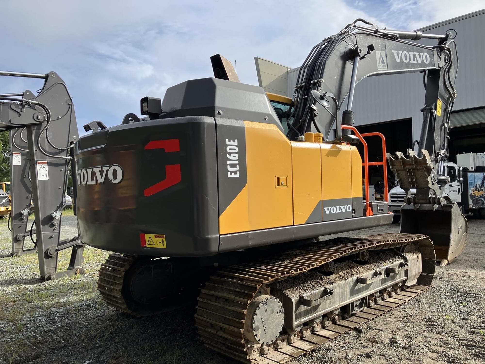 VOLVO EC160EL sHV67w9.jpeg