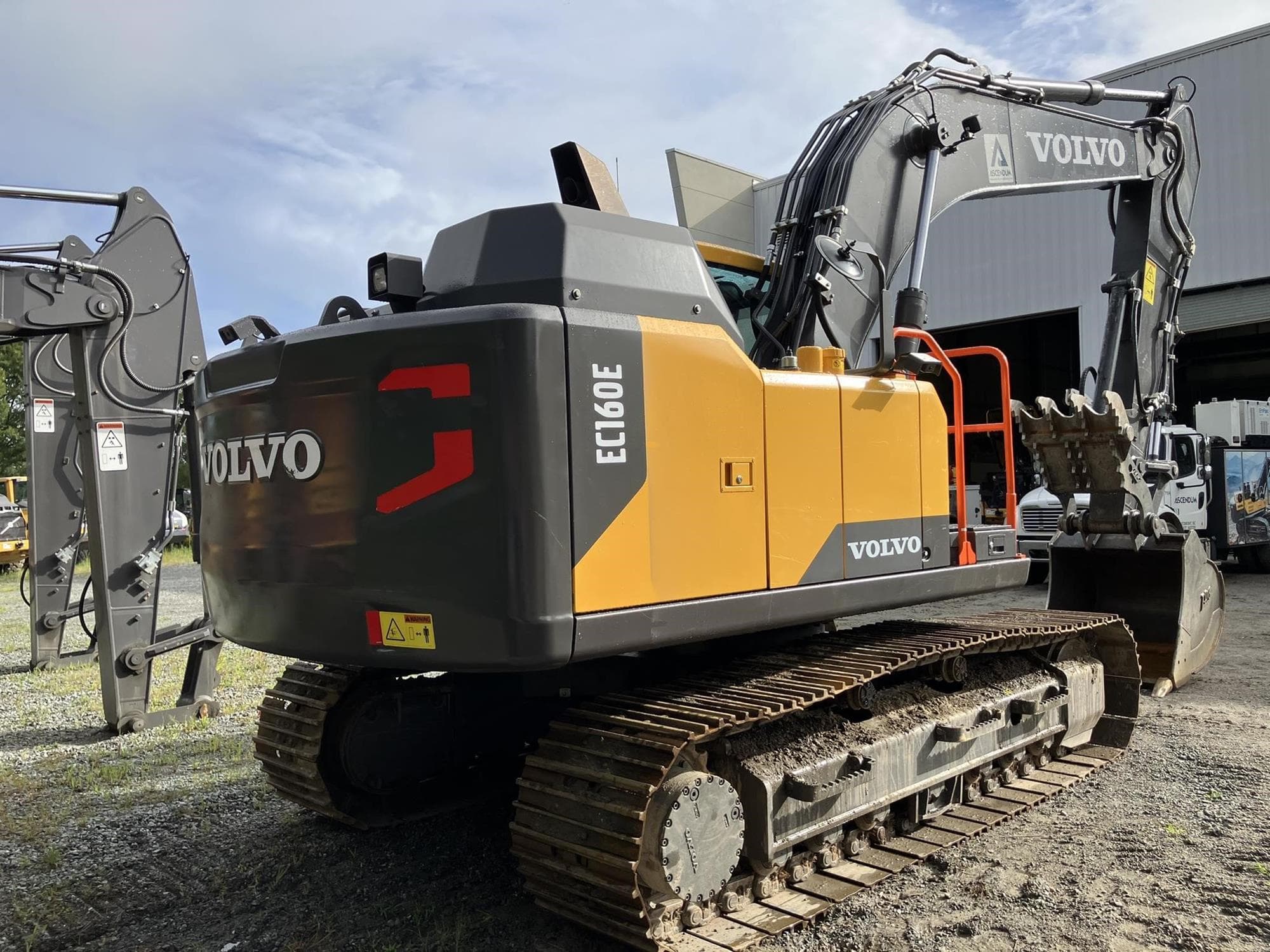VOLVO EC160EL sHV67w9.jpeg